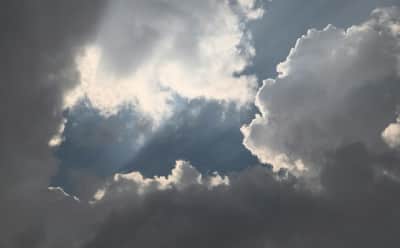 Bulgaristan'da Hava Durumu: Yağışlı Cumartesi Yerini Güneşli ve Ilık Bir Pazara Bırakıyor