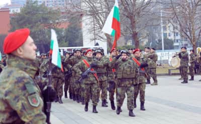 Bulgaristan Ordusunda Personel Krizi: İyileşmeye Rağmen Açık Yüzde 20 Seviyesinde