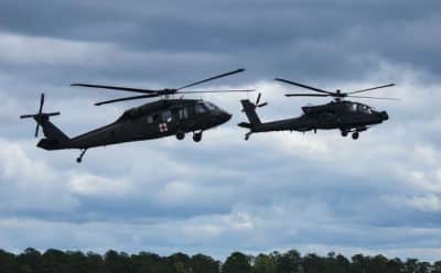 ABD'ye Ait Black Hawk ve Apache Helikopterleri Bulgaristan Hava Sahasını Kullanarak Romanya'ya Geçiyor