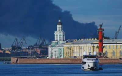 Putin'in Ekonomi Forumu'na İHA Saldırısı: St. Petersburg'da Petrol Terminali Alevler İçinde