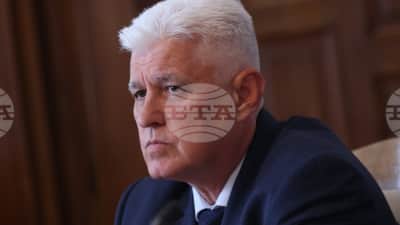 Karadeniz'deki Ticari Gemi Saldırıları: Savunma Bakanı Stoyanov'dan 'Enkaz' Vurgusu