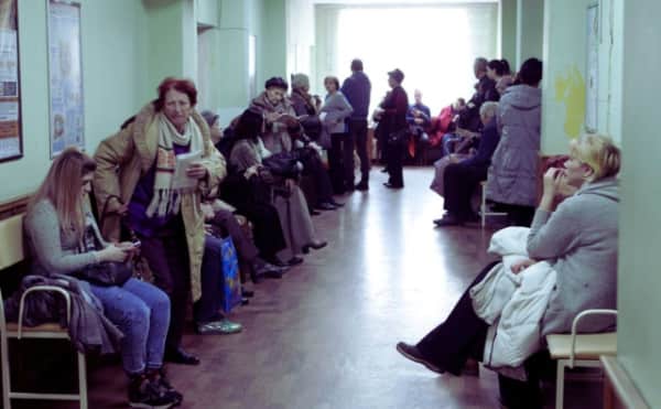 Daha Fazla Bölge Kısıtlamalara Hazırlanırken Bulgaristan Ulusal Grip Salgınının Eşiğinde