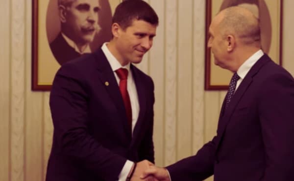 Bulgar Partisi Vekil Hükümet Tartışmasında Cumhurbaşkanlığı Yetkilerinin Tam Olarak Geri Getirilmesi İçin Baskı Yapıyor
