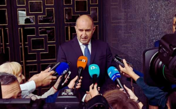 Cumhurbaşkanı Radev'in Sürpriz İstifası Sonrası Bulgaristan'da Tepki Dalgası