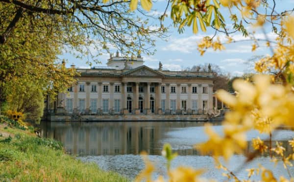 Varna, Mayıs 2026'dan İtibaren Varşova'ya Direkt Yaz Uçuşları Alacak