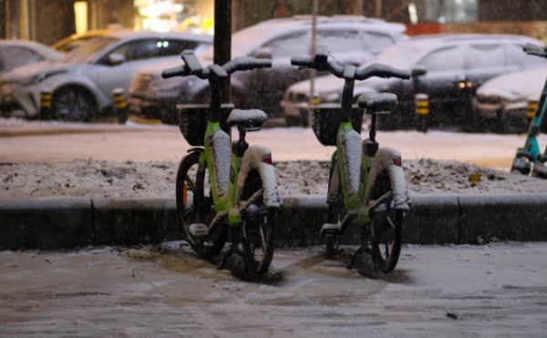 Bulgaristan'da Tehlikeli Hava Alarmı: Salı Günü Ülkenin Yarısı Yoğun Kar ve Yağmurla Vurulacak