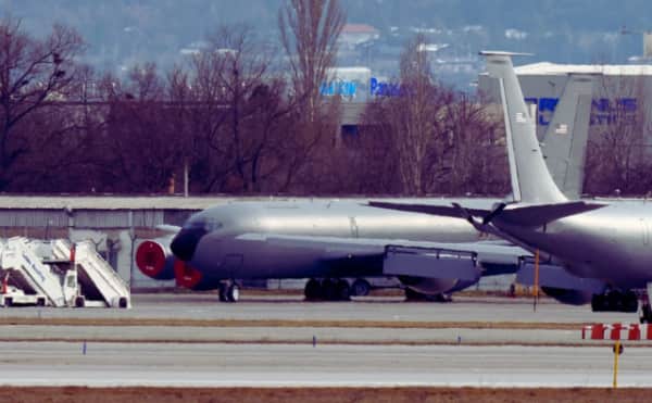 Sofya Havalimanı Amerikan Askeri Uçaklarıyla Doldu: Bulgaristan'da Sivil Uçuşlar Askıya Alındı