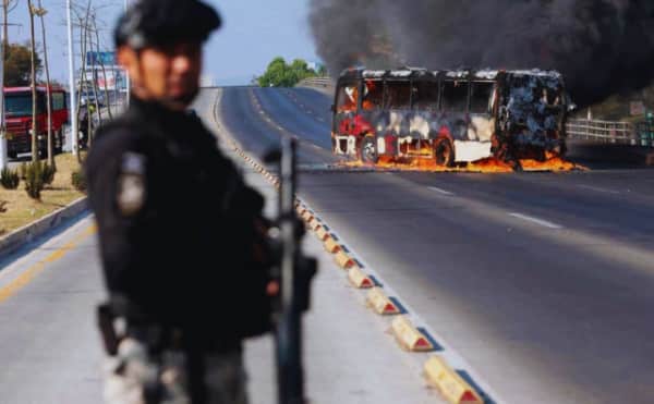 Meksika, CJNG Lideri 'El Mencho'yu Öldürdü: Kartelden Ülke Çapında Şiddet Dalgası