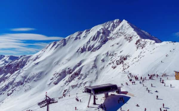Bansko'da Pisten Sapan Kayakçının Trajik Sonu: Ağaca Çarparak Can Verdi