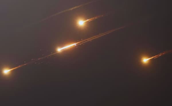 İran'dan Avrupa Topraklarına Şok Saldırı: Kıbrıs'taki İngiliz Üssü Hedef Alındı, Avrupa'dan Vatandaşları Savunma Yemini