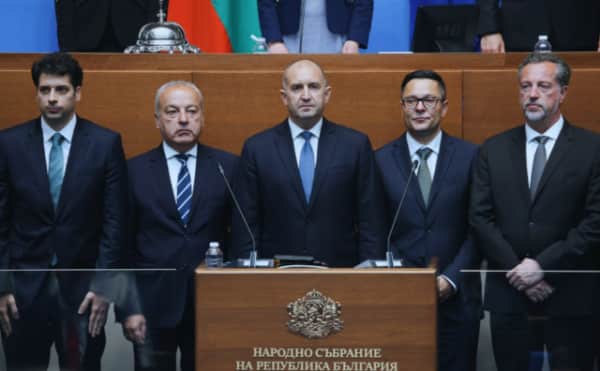 Bulgaristan'da Hükümete Güven Erimeye Başladı: Kamuoyunda Beklenti Yüksek