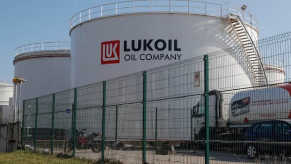Bulgaristan Parlamentosu'nda Lukoil Krizi: Bakan Pulev'in İfade Vermesi Engellendi