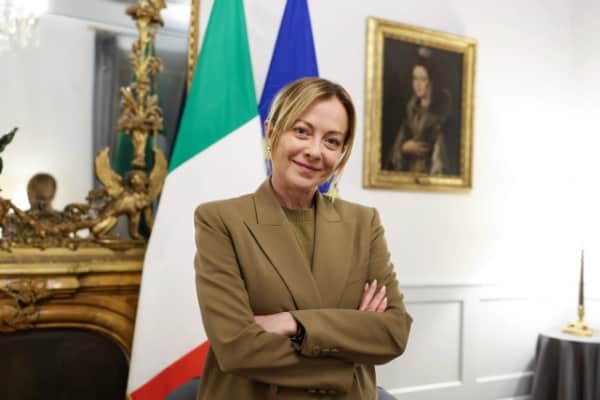 Giorgia Meloni İtalya Siyasetinde Rekor Kırdı: En Uzun Süreli Kabine