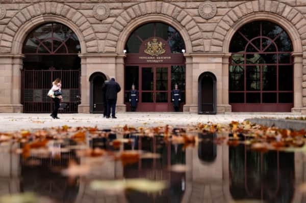 Bulgaristan'da Cumhurbaşkanlığı Yarışı: İkinci Tura Kim Kalacak?