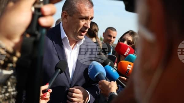İHA Saldırısı Sonrası Sürüklenen EMIL İsimli Kargo Gemisi İstanbul Boğazı'na Getiriliyor