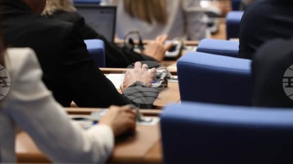Parlamento Silah ve Patlayıcı Maddeler Yasası'nda Önemli Değişiklikleri Onayladı
