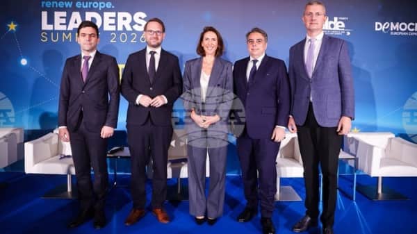 Bulgar ve Rumen Siyasi Liderlerden NATO'ya 'Karadeniz'de Güvenliği Artırın' Çağrısı