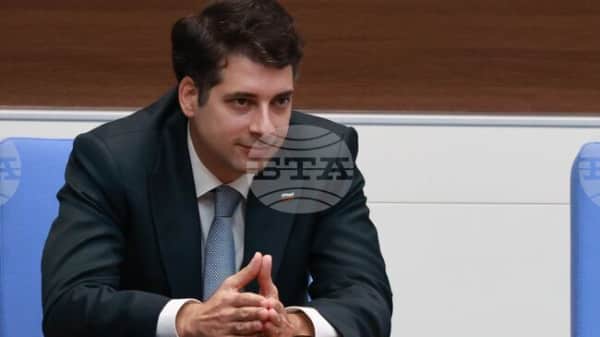 Başbakan Yardımcısı Pekanov'dan Asgari Ücret Uyarısı: "Dengeli ve Kademeli Artış Şart"