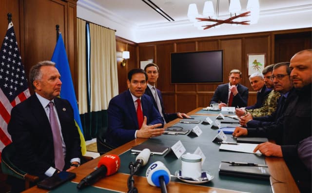 Florida Görüşmeleri Büyük İlerlemeye İşaret Ederken Trump, Ukrayna Anlaşması İçin 'İyi Şans' Görüyor