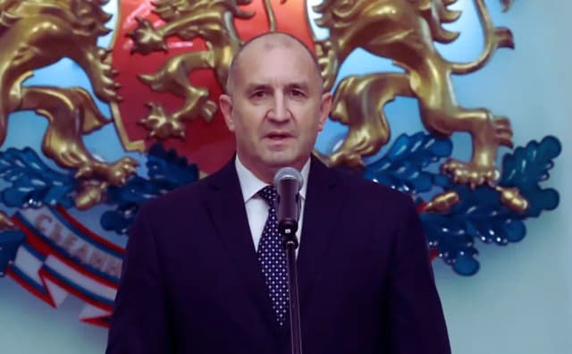 'Hükümete Hayır': Bulgaristan Cumhurbaşkanı Acil Seçim ve Hesap Verebilirlik Çağrısında Bulundu