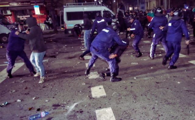 Müfettişler Büyük Elektrik Kesintisini İncelerken Sofya, Huzursuzluk Gecesi Sonrası Hasarı Hesapladı