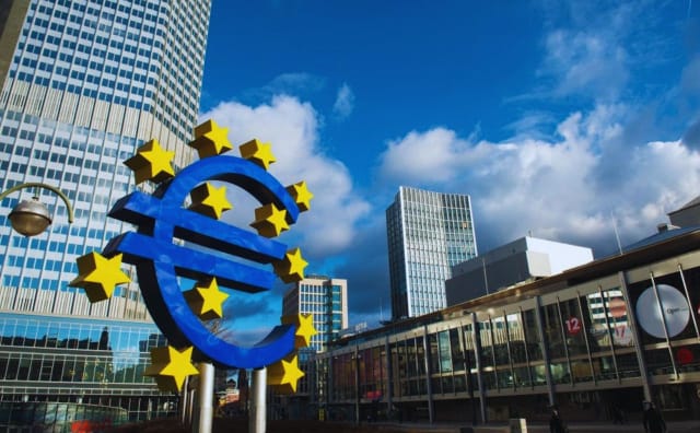 Euro Bölgesi Enflasyonu Aylık Düşüşe Rağmen Kasım'da %2,2'ye Yükseldi