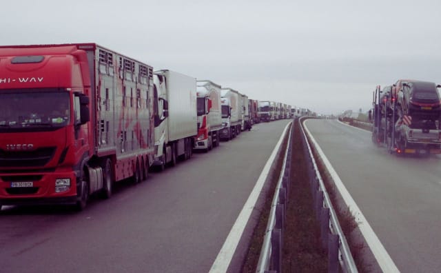 Bulgaristan Noel ve Yeni Yılda Büyük Karayollarına Geçici Kamyon Yasağı Getiriyor