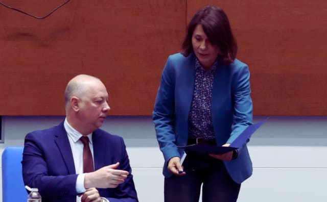 Bulgaristan'da Muhalefet Gensoru Önergesi Sundu ve Hükümetin İstifasını İstedi