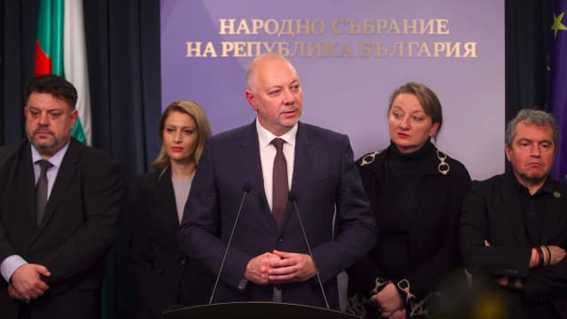 Jelyazkov'un İstifası Haftalardır Yaşanan Huzursuzluğu Sonlandırıyor ve Bulgaristan'ın Güç Mücadelesinde Yeni Bir Sayfa Açıyor