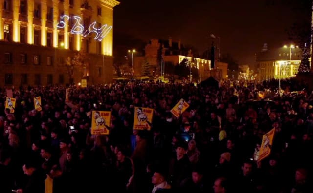 Bulgaristan: Sofya ve En Az Dokuz Şehirde Kitlesel Protestolar Devam Ediyor (CANLI YAYIN)