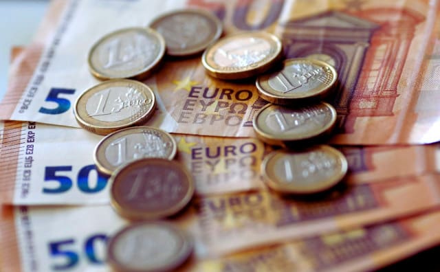 Euro Günü Kaygıları: Artan Fiyatlar ve Madeni Para Kıtlığı Bulgar İşletmelerini Endişelendiriyor