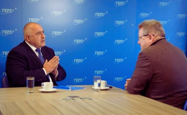 Borissov Kibir ve Peevski Söylentilerini Eleştiriyor ve Bulgaristan'ın AB Başarısını Vurguluyor