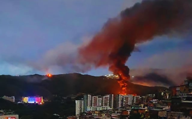 ABD, Şafak Öncesi Saldırılar Venezuela'yı Vururken Maduro'nun Yargılanmak İçin Alındığını Doğruladı