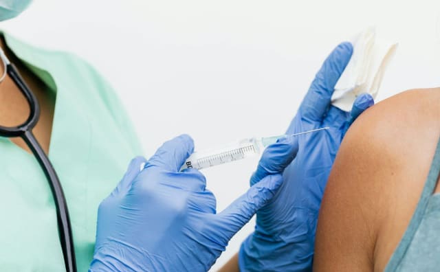 Bayer, COVID Aşı Teknolojisi Konusunda Pfizer, Moderna ve BioNTech'i Devraldı