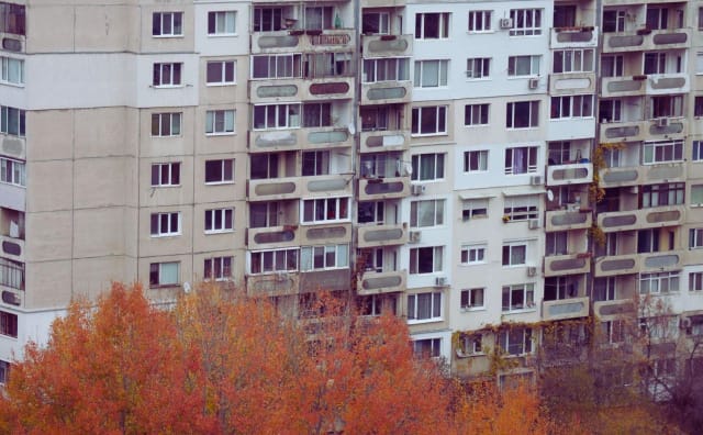 Uygun Fiyatlı ve Fonksiyonel: Panel Daireler Neden Sofya'da Alıcı Çekmeye Devam Ediyor?