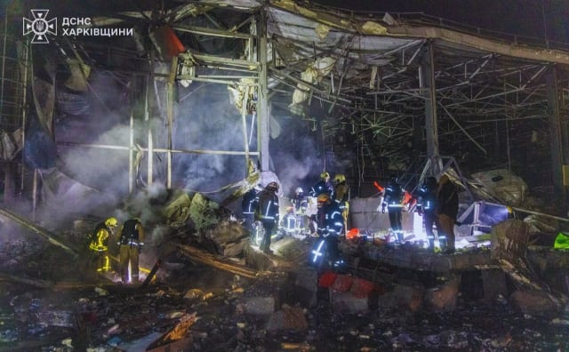 Rusya Doğu ve Orta Ukrayna'yı Vurdu, Nova Poshta Personelini Öldürdü ve Enerji Altyapısına Zarar Verdi