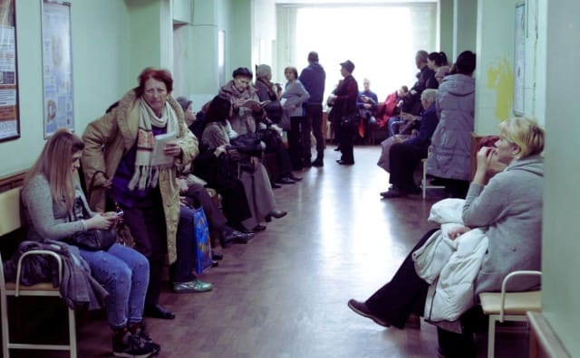 Daha Fazla Bölge Kısıtlamalara Hazırlanırken Bulgaristan Ulusal Grip Salgınının Eşiğinde