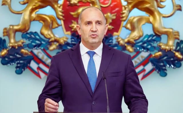 Anket, Radev'in Başkanlıktan İstifasına Güçlü Kamu Desteği Gösteriyor