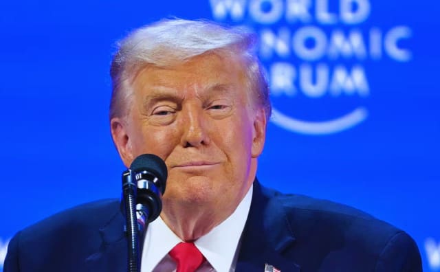 Trump Grönland ve Tarifeler Konusunda Geri Adım Atarak Avrupa ve NATO'yu Netlik Arayışından Çıkardı