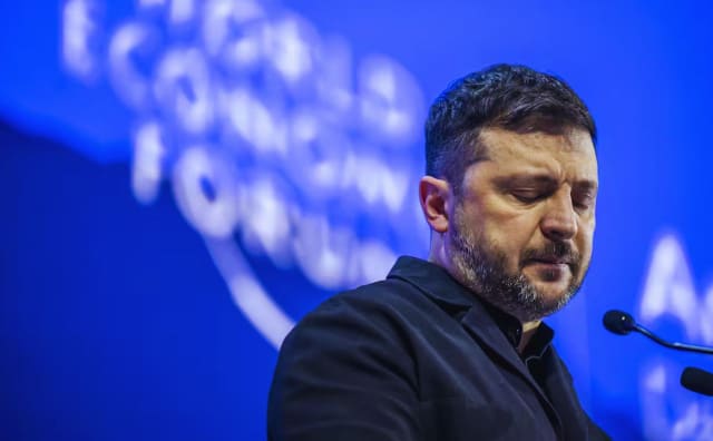 Zelensky, Trump görüşmelerinin ardından Avrupa'nın harekete geçmediğini, konuşmaya devam ettiğini söyledi