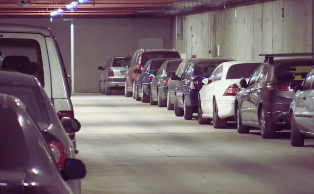 Sofya'da Park & Ride Dönemi Bitiyor mu? Tampon Otopark Ücretlerine %800 Zam Halkı Ayaklandırdı