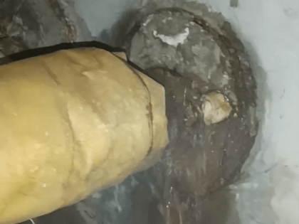 Подвал жилого дома в Ярославле топит кипятком