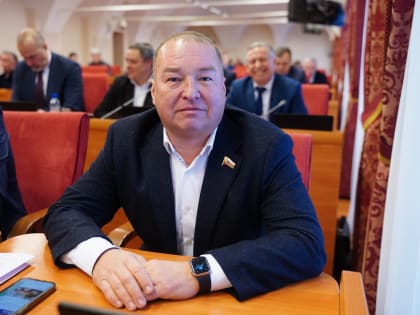 Депутат Сергей Хабибулин предложил облдуме сэкономить на зарплате руководителей комитетов и заместителей спикера