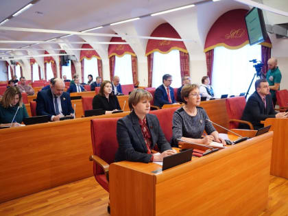 При участии регионального Управления Минюста России в рамках «правительственного часа» были рассмотрены вопросы предоставления жилья детям-сиротам и детям, оставшимся без попечения