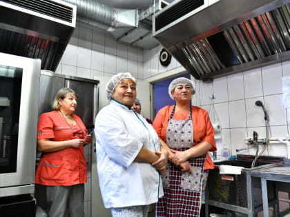 Мэр Ярославля Артём Молчанов проверил качество питания в детских садах