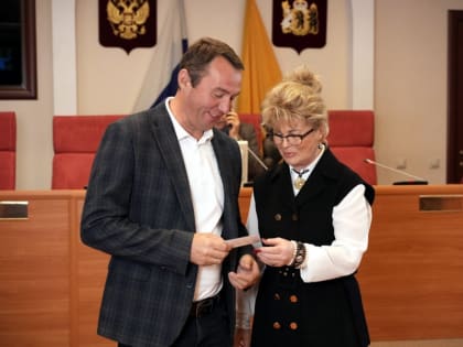 Победителям выборов в региональный парламент вручили удостоверения депутатов Ярославской областной Думы