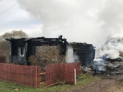 Погибли трое: в Угличском районе сгорел жилой дом