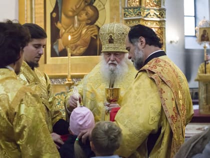 В ЯРОСЛАВСКОМ УСПЕНСКОМ КАФЕДРАЛЬНОМ СОБОРЕ ПОМОЛИЛИСЬ БЛАГОВЕРНЫМ КНЯЗЬЯМ ПЕТРУ И ФЕВРОНИИ