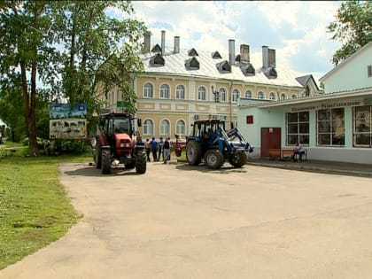 В Ярославской области открылась олимпиада трактористов