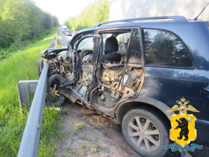В тройном ДТП в Ярославской области пострадали три человека